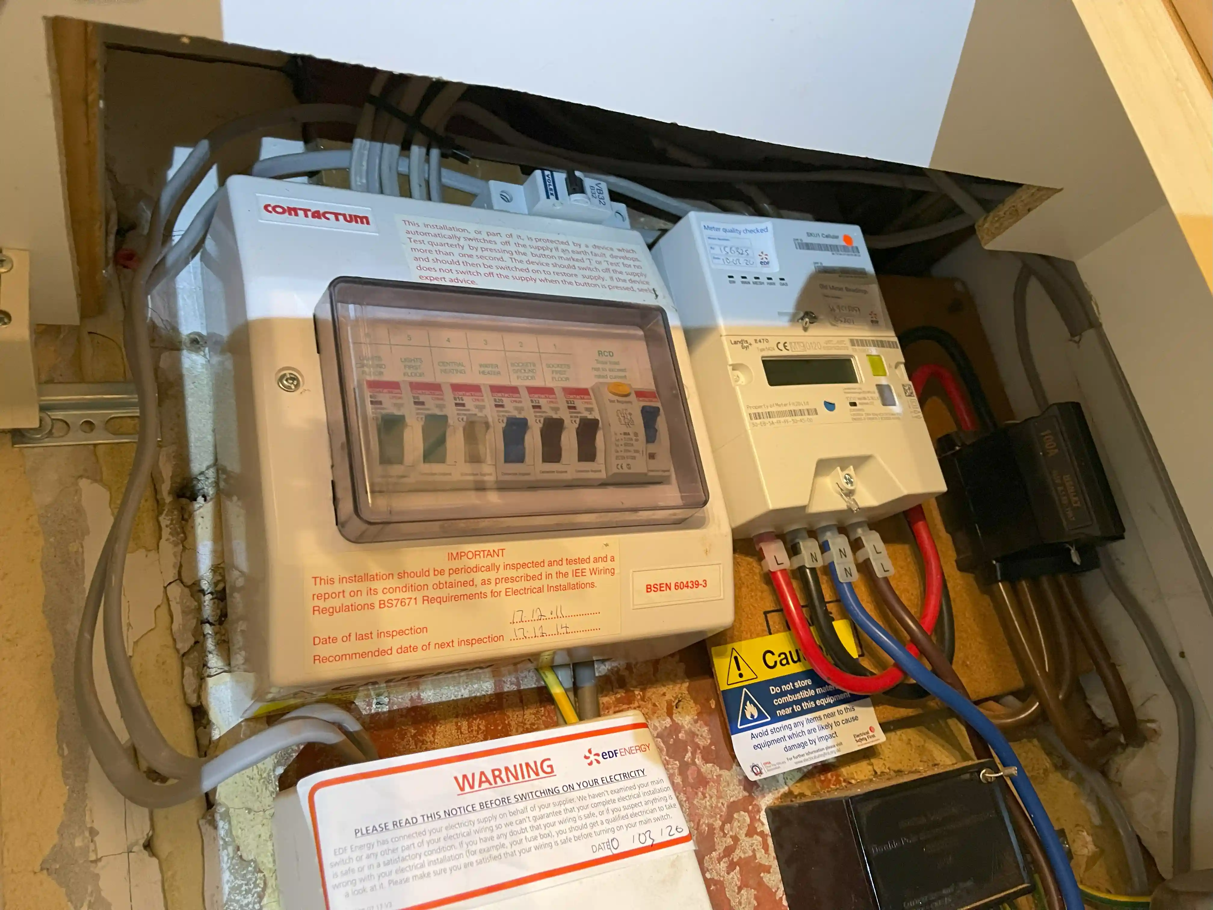 24 Hours Emergency Electrician near Canary Wharf